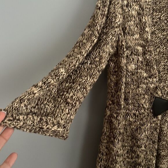 Dress Barn Women’s 1X beautiful thick knit slouchy neutral tan cardigan sweater - Picture 5 of 15